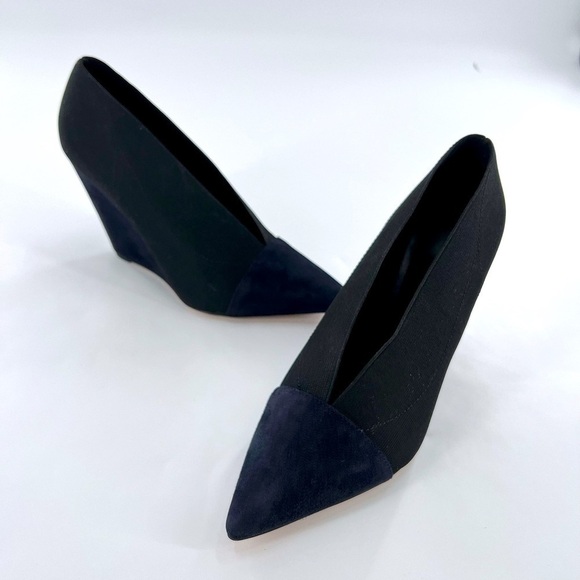 Nine West Valrus Black Navy Point Toe Wedge Pumps Size 7 M - Picture 3 of 12